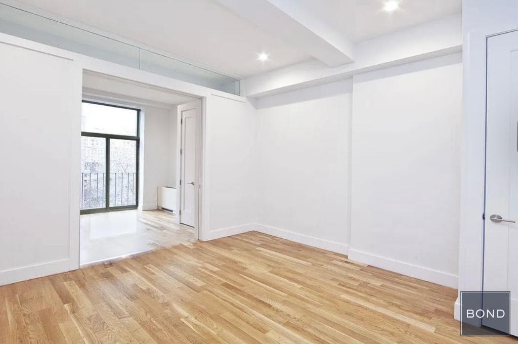 210-220 East 22nd Street in New York, NY - Building Photo