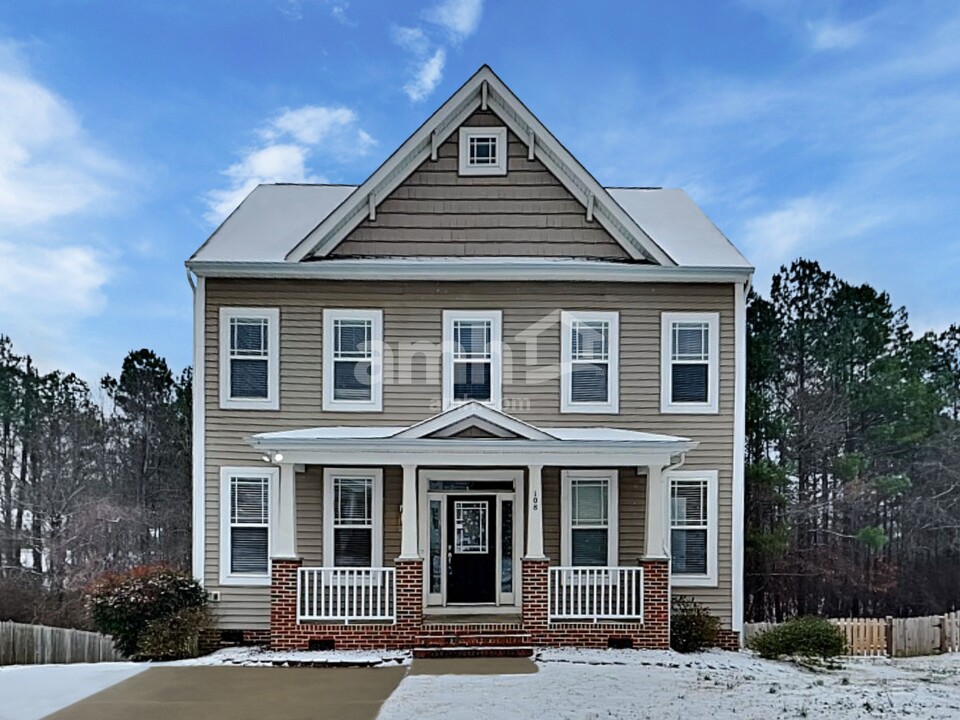 108 Haywood Ln in Clayton, NC - Building Photo