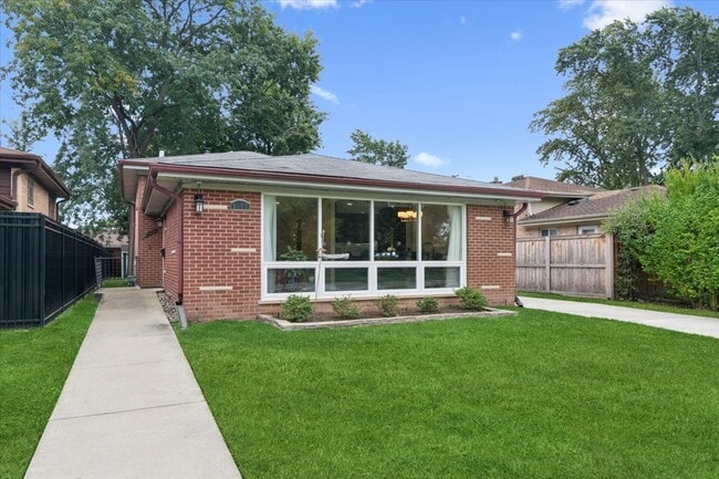 9107 Meade Ave in Morton Grove, IL - Building Photo - Building Photo