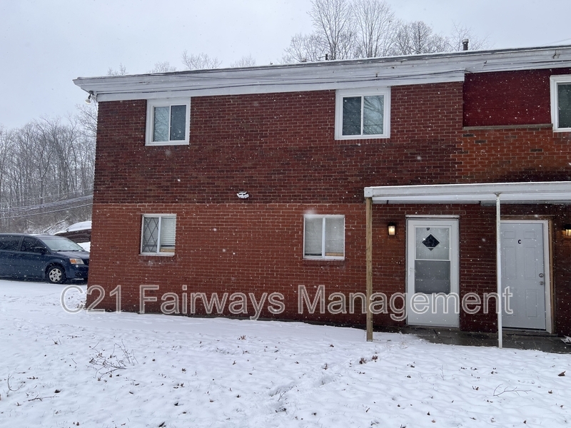 2551 Tilbrook Rd in Monroeville, PA - Building Photo