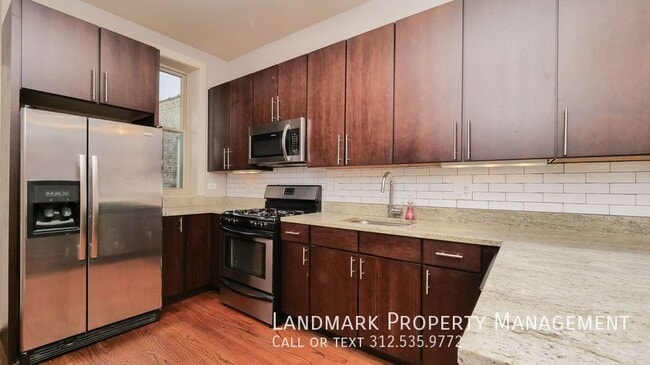 2319 W Haddon Ave in Chicago, IL - Foto de edificio - Building Photo