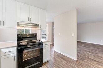 14155 S Beavercreek Rd in Oregon City, OR - Building Photo - Building Photo