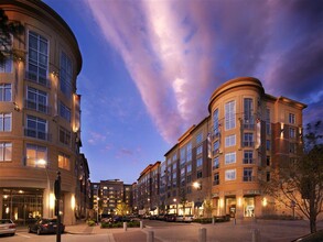 The Residence at Southpark in Charlotte, NC - Foto de edificio - Building Photo