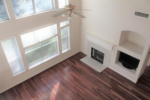 71 N Brooksedge Cir in Spring, TX - Building Photo