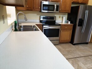 2811 Winterbrook Cir in Lawrence, KS - Building Photo - Building Photo