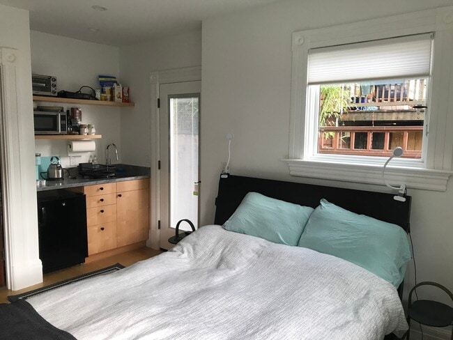 932 Delaware St, Unit Charming Studio with Kitchenette