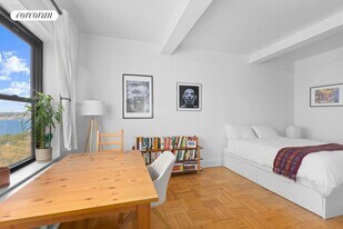 337 W 95th St in New York, NY - Building Photo