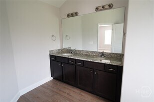 107 Elbow Cay Ct in Bloomingdale, GA - Building Photo