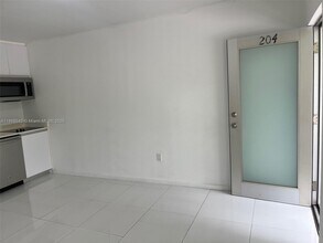 801 15th St in Miami Beach, FL - Building Photo - Building Photo