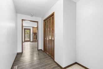 3225 S Kimbrough Ct in Springfield, MO - Building Photo - Building Photo