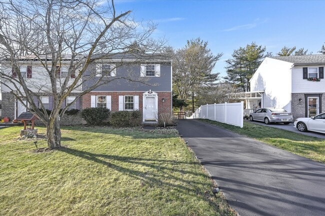 412 Larkspur Loop in Lancaster, PA - Building Photo - Building Photo