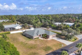 1901 Bayshore Dr in Englewood, FL - Building Photo - Building Photo