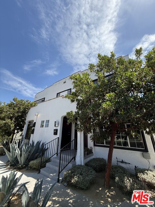 property at 1326 S Bronson Ave