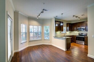 The Retreat at Conroe in Conroe, TX - Building Photo - Building Photo