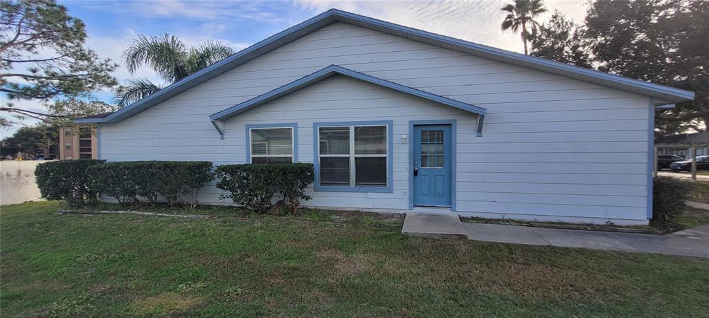 1947 Bentley Blvd in Kissimmee, FL - Foto de edificio