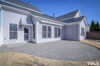 202 Frontgate Dr in Cary, NC - Foto de edificio - Building Photo