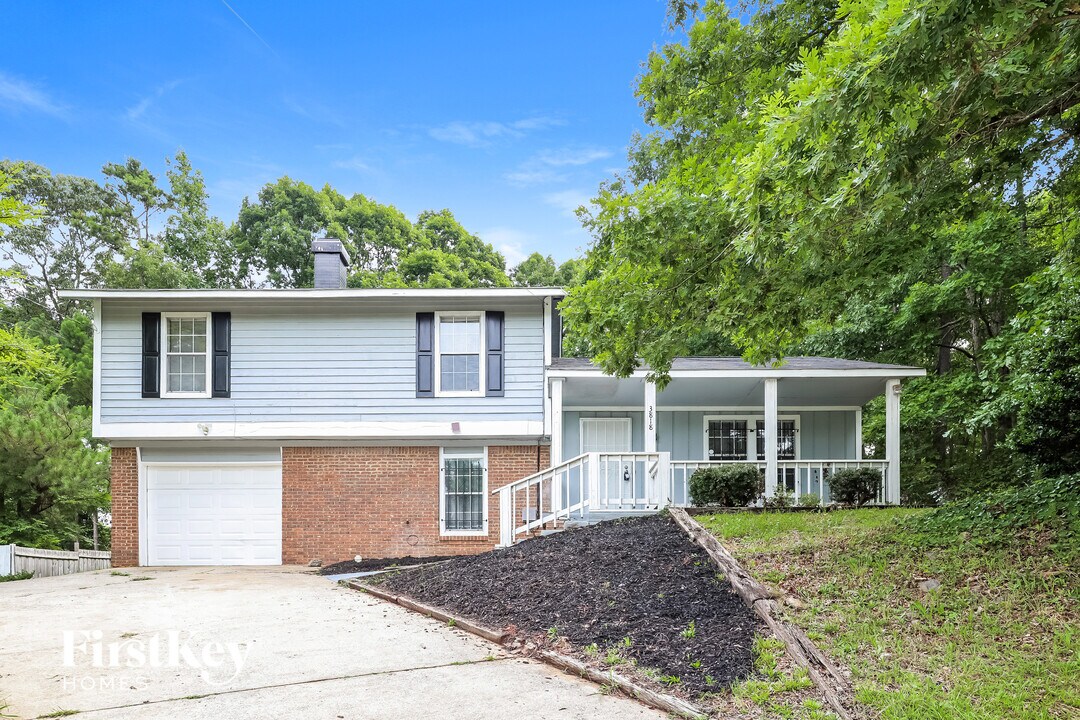 3818 Rolling Pl in Conley, GA - Building Photo