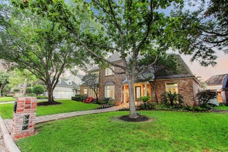 15807 Fleetwood Oaks Dr in Houston, TX - Building Photo - Building Photo