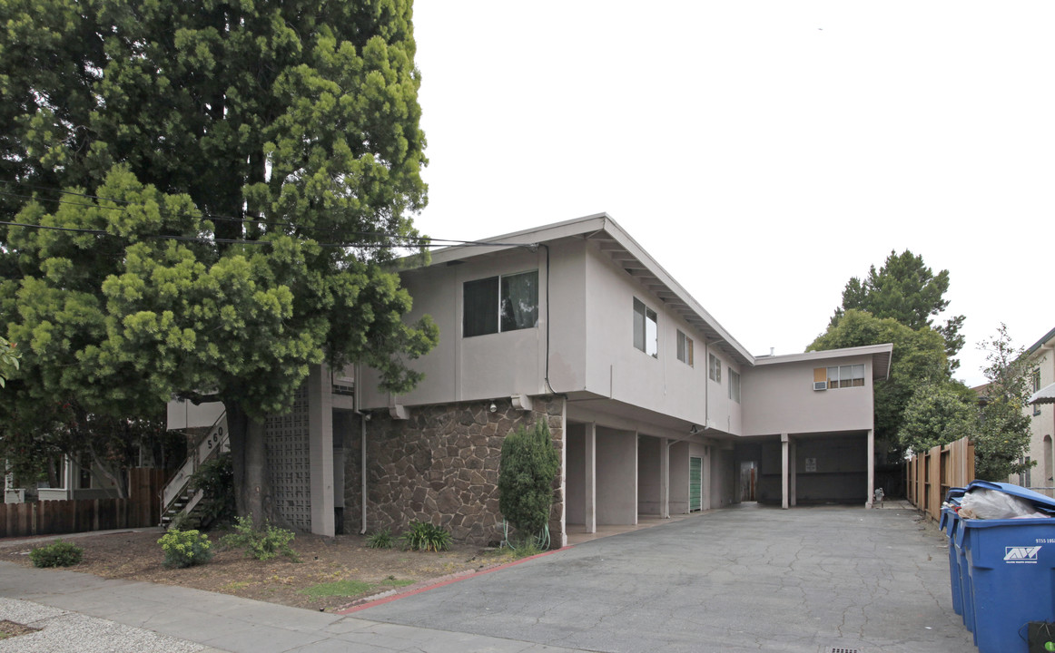 560 Vera Ave in Redwood City, CA - Foto de edificio