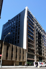 12 W 17th St in New York, NY - Building Photo - Building Photo