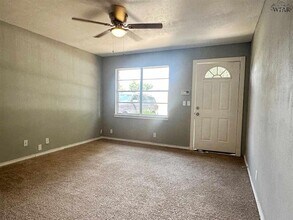 1708 Cimarron Trail in Wichita Falls, TX - Building Photo - Building Photo