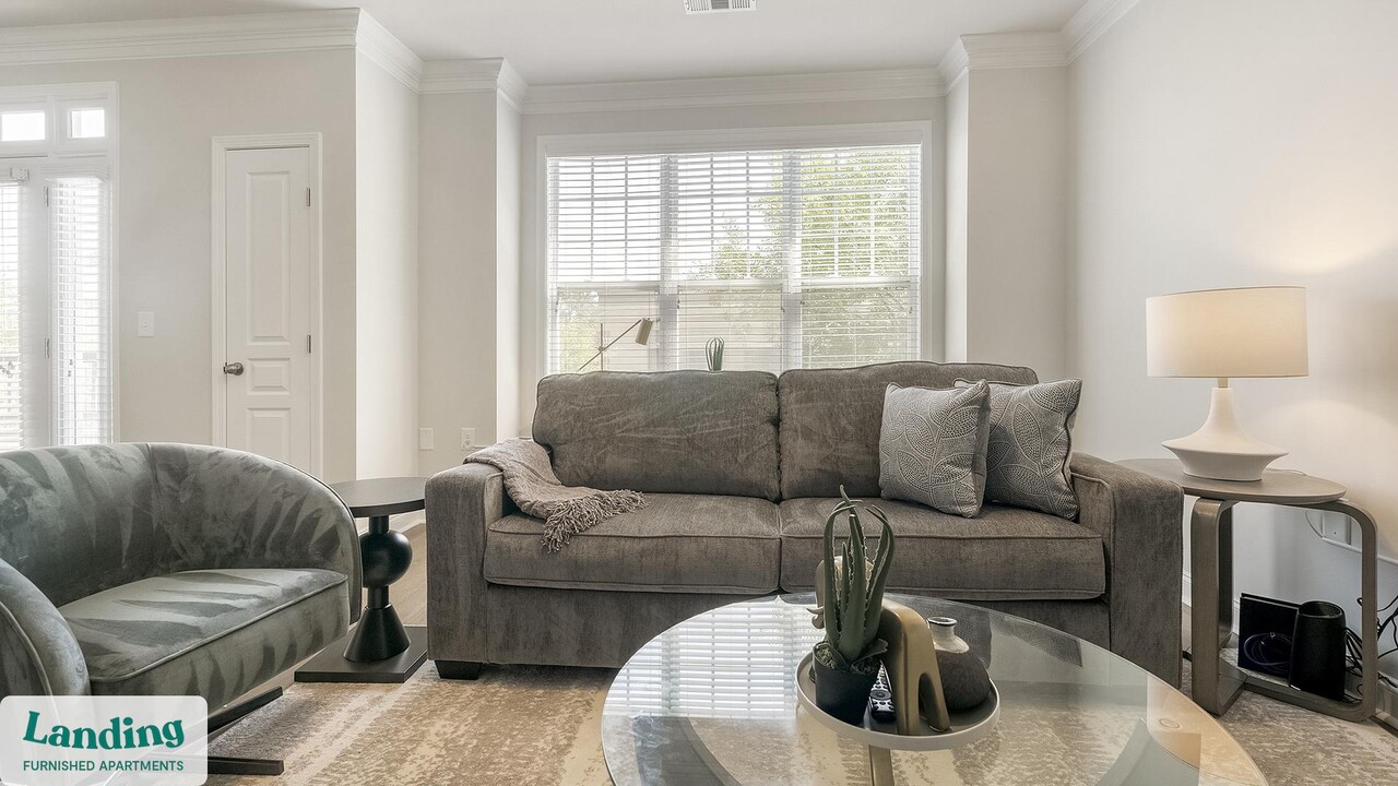 3000 Renaissance Park Pl in Cary, NC - Foto de edificio