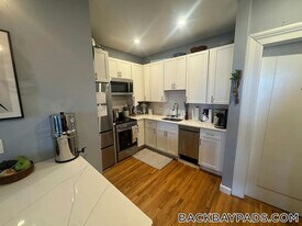 464 Beacon St in Boston, MA - Building Photo