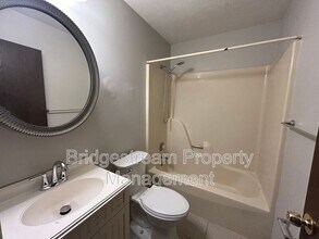 103 Candlewood Ct in Germantown, OH - Building Photo - Building Photo