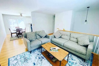 19 Curt Blvd in Saratoga Springs, NY - Foto de edificio - Building Photo