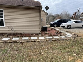 8643 Knottsville-Mount Zion Rd in Philpot, KY - Building Photo - Building Photo