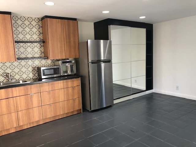 10655 Coraline Pl, Unit 1 in Chatsworth, CA - Building Photo