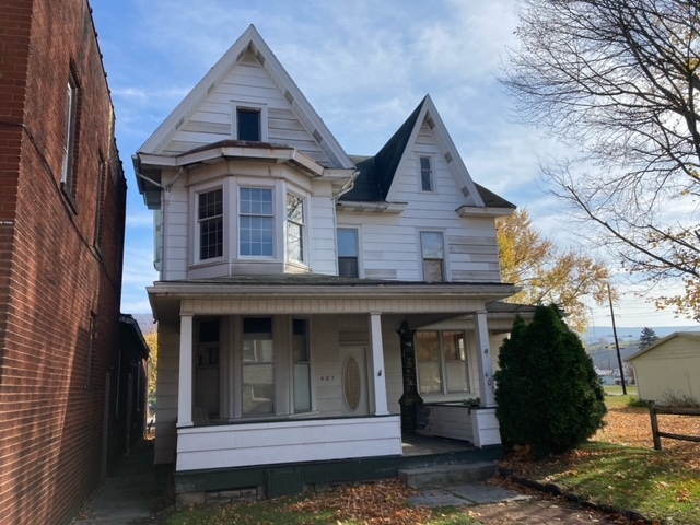 407 Main St in Bellwood, PA - Building Photo - Building Photo