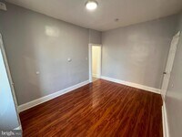 402 E Walnut Ln photo'