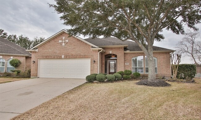property at 1525 Briar Bend Dr