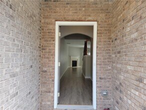4005 Labrador Way in Lilburn, GA - Building Photo - Building Photo