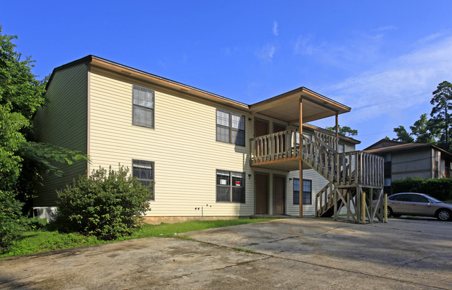 701 Pointe Ct in Tallahassee, FL - Building Photo - Building Photo