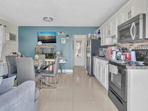 2128 Cleveland St in Hollywood, FL - Building Photo - Building Photo