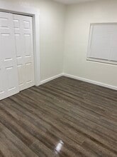 1539 E Young St in Wilmington, CA - Foto de edificio - Building Photo