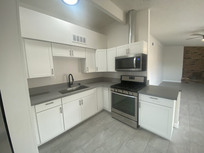 property at 1210 E Saint Louis Ave