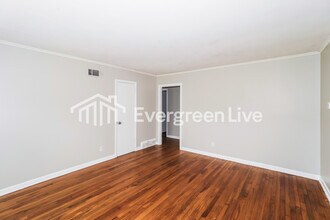 5247 Loch Lomond Rd in Memphis, TN - Building Photo - Building Photo