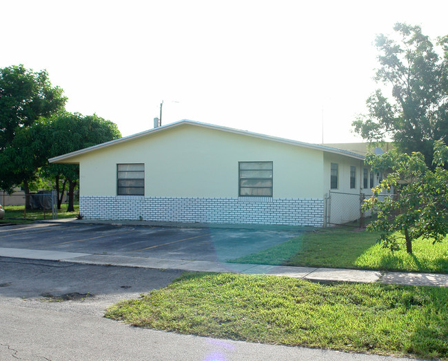 1538 NW 52nd Ave in Fort Lauderdale, FL - Building Photo - Building Photo