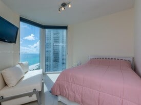 16699 Collins Ave, Unit 1709 in Sunny Isles Beach, FL - Building Photo