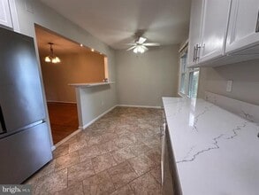 13 Carriage House Cir in Alexandria, VA - Building Photo - Building Photo