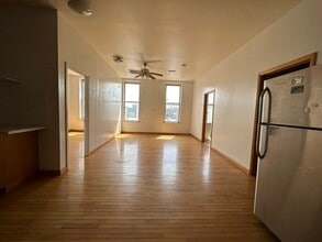 721 Wharton St, Unit 3 in Philadelphia, PA - Building Photo - Building Photo