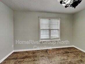 1618 Crag Burn Ln in Raleigh, NC - Building Photo - Building Photo