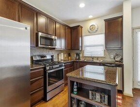 5104 Pinemont Pl in Houston, TX - Building Photo - Building Photo