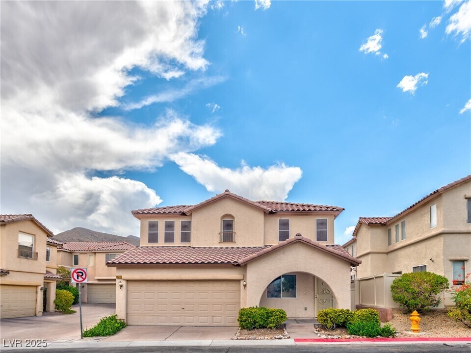 3945 Bayamon St in Las Vegas, NV - Foto de edificio