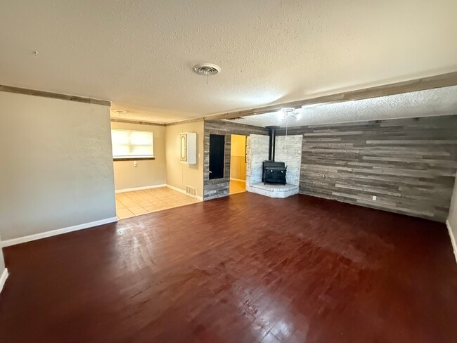 1216 E Foster Ave in Pampa, TX - Foto de edificio - Building Photo