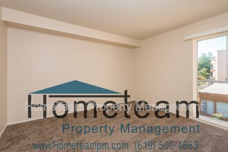 6955 Alvarado Rd in San Diego, CA - Building Photo - Building Photo