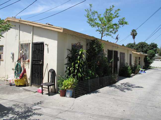 2720 New Deal Ave in El Monte, CA - Foto de edificio - Building Photo